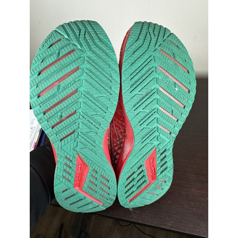 Brooks Levitate 5 Run Merry Christmas Women's Running Shoes - Size 9 - Picture 9 of 9